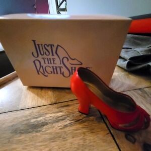 Just the right shoe Ravishing Red